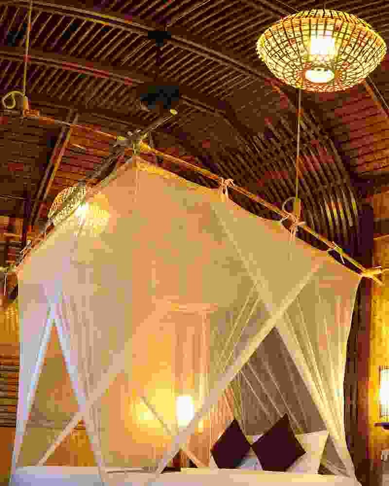 img-caption-1 img-caption-1