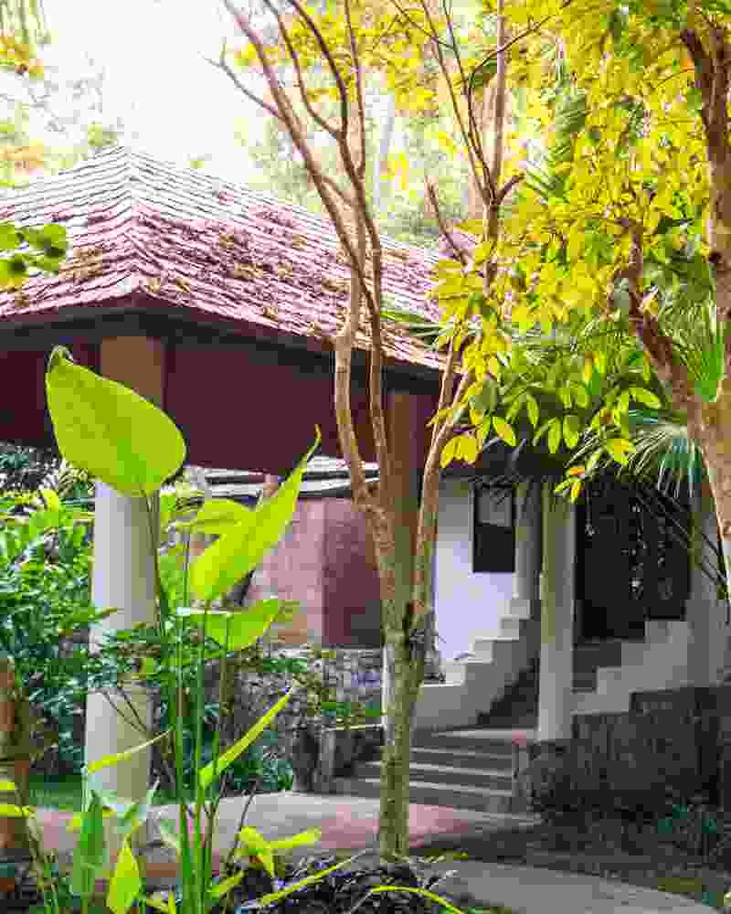 img-caption-3 img-caption-3